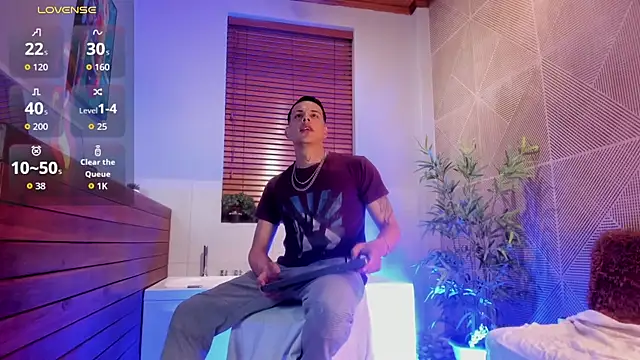 Snapshot of Dustin_Sonne chatting on October 2025 03:45:01 AM Dustin Sonne online show from October 2025 03:45:01 AM