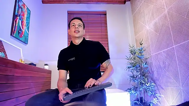 Snapshot of Dustin_Sonne chatting on October 2025 03:39:02 AM Dustin Sonne online show from October 2025 03:39:02 AM