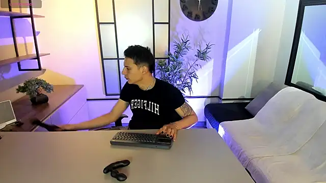 Snapshot of Dustin_Sonne chatting on October 2025 03:39:02 AM Dustin Sonne online show from October 2025 03:39:02 AM