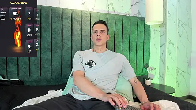 Snapshot of Dustin_Sonne chatting on November 2025 03:27:01 AM Dustin Sonne online show from November 2025 03:27:01 AM