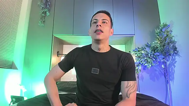 Snapshot of Dustin_Sonne chatting on April 2026 03:37:01 AM Dustin Sonne online show from April 2026 03:37:01 AM