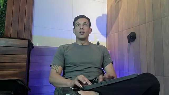 Snapshot of Dustin_Sonne chatting on May 2026 03:34:01 AM Dustin Sonne online show from May 2026 03:34:01 AM