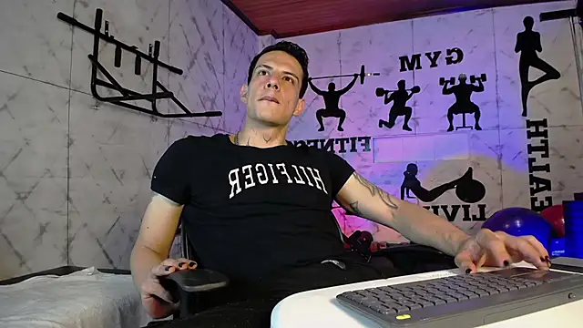 Snapshot of Dustin_Sonne chatting on May 2026 03:22:02 AM Dustin Sonne online show from May 2026 03:22:02 AM