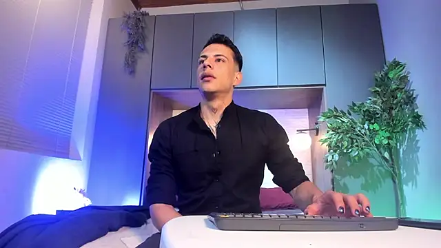 Snapshot of Dustin_Sonne chatting on May 2026 03:48:02 AM Dustin Sonne online show from May 2026 03:48:02 AM