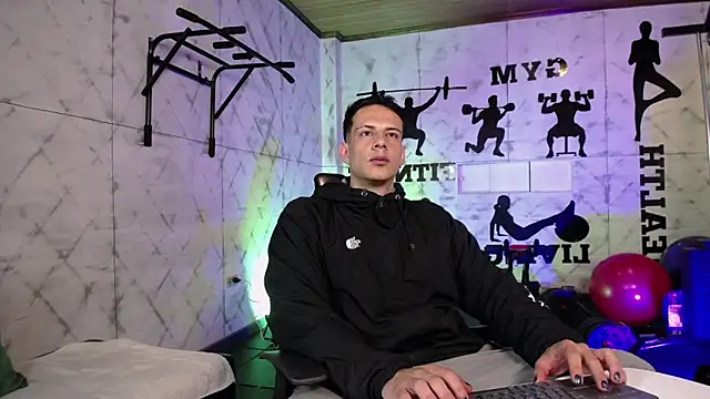 Snapshot of Dustin_Sonne chatting on June 2026 03:41:01 AM Dustin Sonne online show from June 2026 03:41:01 AM