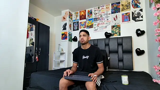 ashtoncooperr online show from September 2025 05:46:02 PM