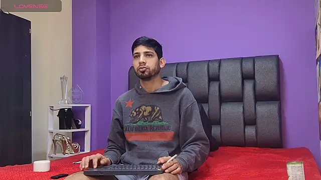 ashtoncooperr online show from October 2025 12:27:01 PM