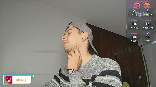 Snapshot of Aleecandrews chatting on October 2025 07:25:02 PM Aleecandrews online show from October 2025 07:25:02 PM