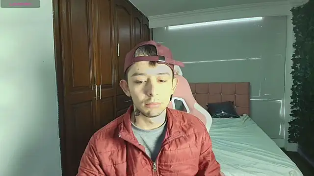 Snapshot of Aleecandrews chatting on October 2025 07:04:02 PM Aleecandrews online show from October 2025 07:04:02 PM