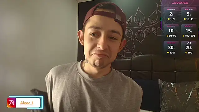 Snapshot of Aleecandrews chatting on November 2025 07:36:03 PM Aleecandrews online show from November 2025 07:36:03 PM