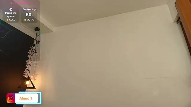 Snapshot of Aleecandrews chatting on November 2025 07:49:02 PM Aleecandrews online show from November 2025 07:49:02 PM