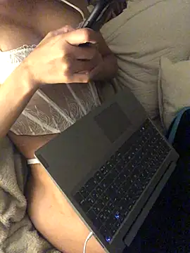 Snapshot of MusaAyla chatting on November 2025 01:30:02 AM MusaAyla online show from November 2025 01:30:02 AM