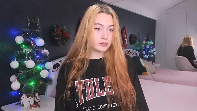 Lili Luuu online show from December 2025 09:38:01 AM