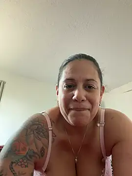 PrettyKittyMia online show from May 2026 04:36:01 PM
