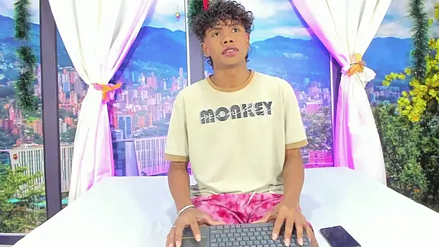 MilthonDelis online show from December 2025 02:20:01 AM