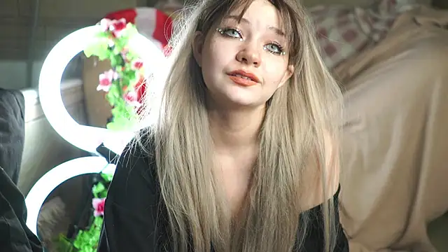 Snapshot of nikoli_naw chatting on September 2025 04:23:01 AM nikoli naw online show from September 2025 04:23:01 AM