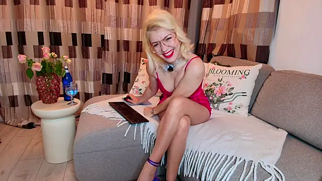 Snapshot of Hellen_TheSoul chatting on April 2026 02:36:02 AM Hellen TheSoul online show from April 2026 02:36:02 AM