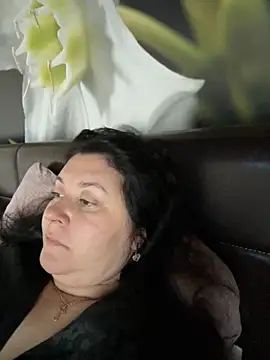 Liza Will online show from December 2025 06:22:02 AM