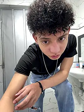 JoseLucian online show from December 2025 08:16:02 PM