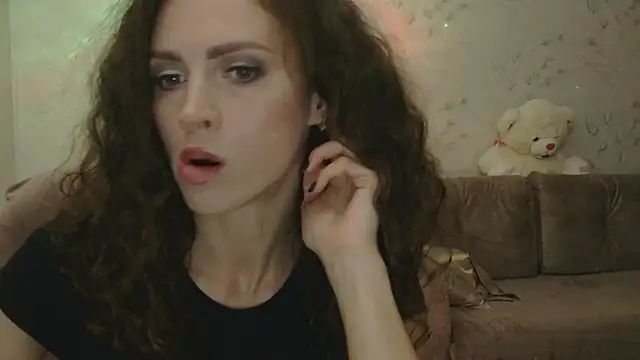 Amber Carrol online show from November 2025 05:16:01 PM