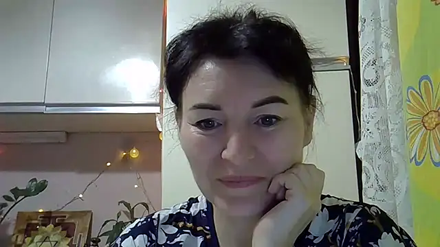 Krystal 82 online show from October 2025 05:08:01 AM