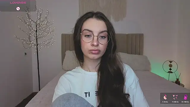 Snapshot of Real_cutie1 chatting on April 2026 05:30:01 PM Real cutie1 online show from April 2026 05:30:01 PM