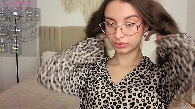 Snapshot of Real_cutie1 chatting on June 2026 01:02:01 PM Real cutie1 online show from June 2026 01:02:01 PM