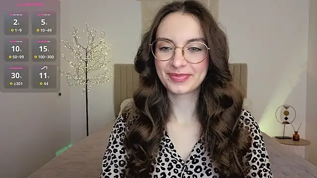 Snapshot of Real_cutie1 chatting on June 2026 12:44:02 PM Real cutie1 online show from June 2026 12:44:02 PM