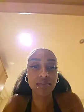 Snapshot of Hazel_Dollxx chatting on July 2026 01:11:01 AM Hazel Dollxx online show from July 2026 01:11:01 AM