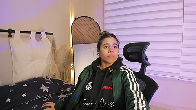 Snapshot of Rachell_criss chatting on November 2025 03:50:02 AM Rachell criss online show from November 2025 03:50:02 AM