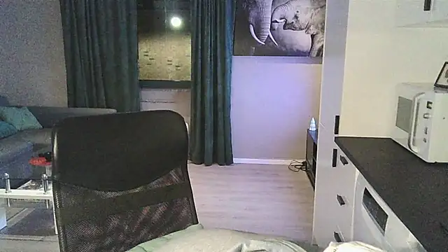 Dartanjanas13 online show from February 2026 06:25:02 PM