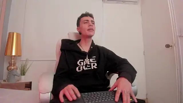 dark sun302 online show from November 2025 09:26:02 PM