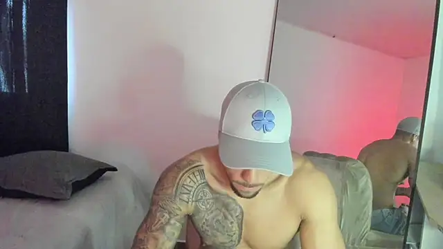 ThiagoLugo online show from October 2025 04:29:01 PM