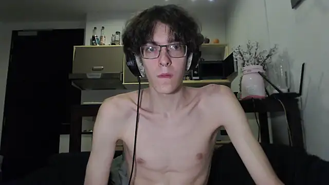 Snapshot of LovesomeCookie chatting on October 2025 12:47:01 PM LovesomeCookie online show from October 2025 12:47:01 PM