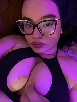 Emily Taylor2 online show from September 2025 03:33:02 AM