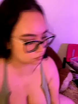 Emily Taylor2 online show from November 2025 04:04:01 AM