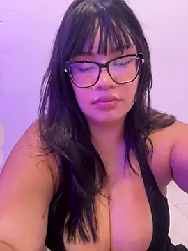 Snapshot of Emily_Taylor2 chatting on April 2026 02:03:02 AM Emily Taylor2 online show from April 2026 02:03:02 AM