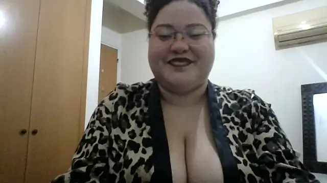 Snapshot of GoddessMocha chatting on October 2025 07:13:01 PM GoddessMocha online show from October 2025 07:13:01 PM