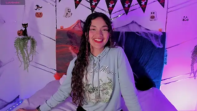 Snapshot of Camilla_Miller01 chatting on October 2025 09:17:02 PM Camilla Miller01 online show from October 2025 09:17:02 PM