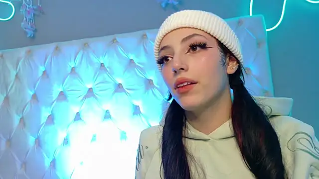 Megan  cole1 online show from November 2025 03:39:01 AM