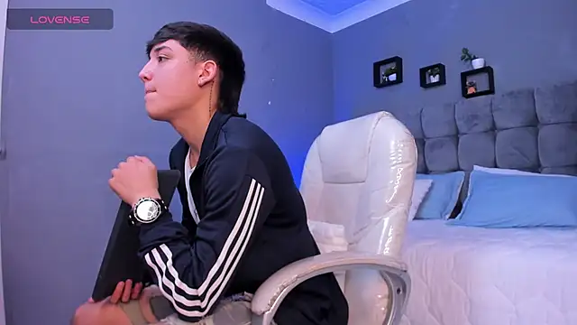 Ares di martin online show from November 2025 05:28:02 AM