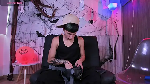 Snapshot of jake_beach chatting on November 2025 07:05:01 PM jake beach online show from November 2025 07:05:01 PM