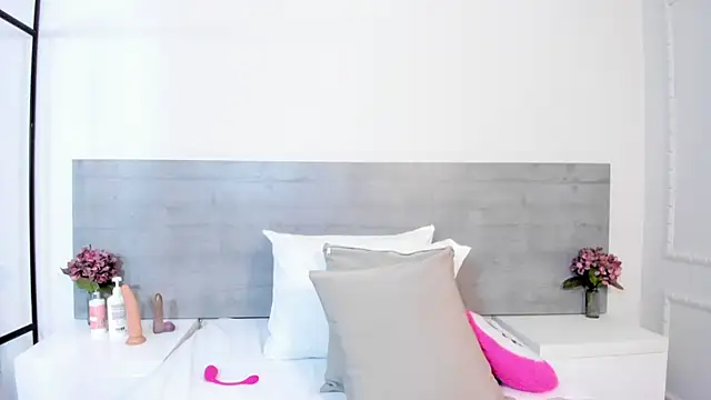 sunnyWhitee online show from October 2025 07:10:02 PM