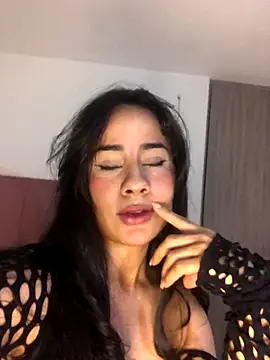 Snapshot of SelinaCatt_ chatting on October 2025 10:18:02 PM SelinaCatt online show from October 2025 10:18:02 PM