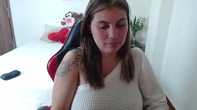 Secret Bella online show from November 2025 12:15:01 PM