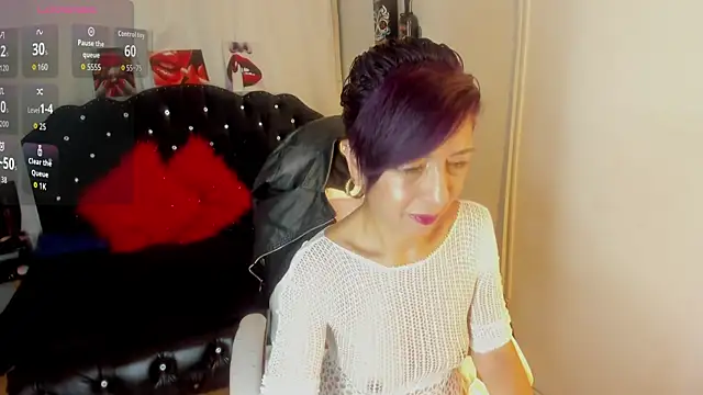 Trinityy   online show from September 2025 07:15:02 PM