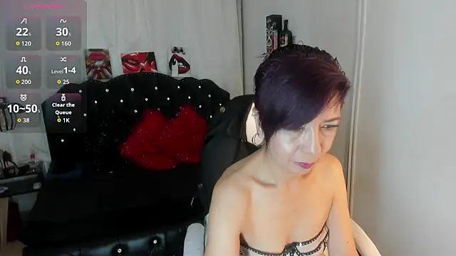 Trinityy   online show from September 2025 07:48:01 PM