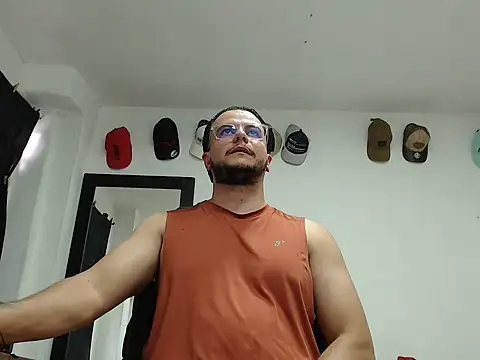 cloudsxxx online show from February 2026 09:32:01 PM