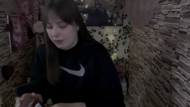 Snapshot of Amanda_Bright_ chatting on October 2025 06:35:02 AM Amanda Bright online show from October 2025 06:35:02 AM