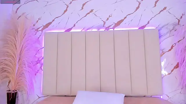 Elody rousse online show from October 2025 12:06:01 PM